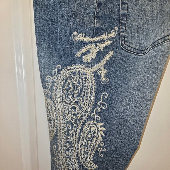 Paisley Embroidered Jeans - Picture 10 of 13